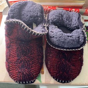 Muk Luk snowflake sweater slippers